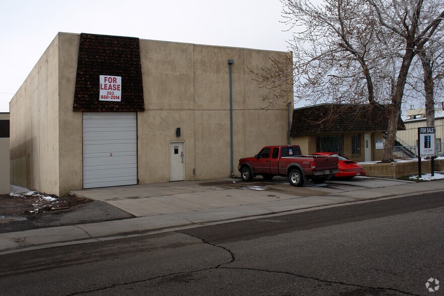2255-2275 S Kalamath St, Denver, CO à louer - Photo de l’immeuble – Image 3 sur 6