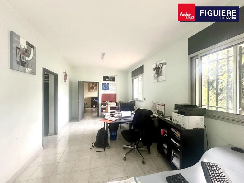 16 Rue André Marie Ampère, Velaux à louer - Photo de l’immeuble – Image 3 sur 10