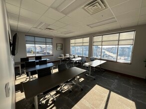 695 S Grand Ave, Sun Prairie, WI à louer Photo intérieure– Image 2 sur 4