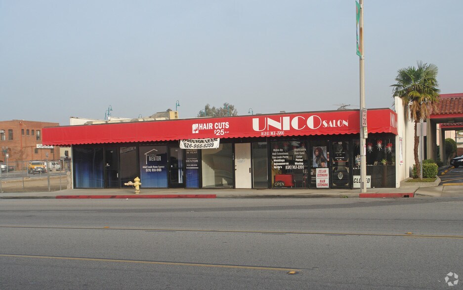 137-147 E Badillo, Covina, CA à louer - Photo principale – Image 1 sur 13