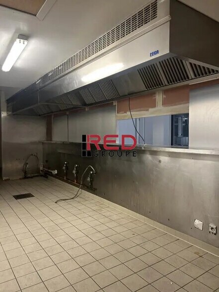 Local commercial dans Aix-en-Provence à louer - Photo de l’immeuble – Image 3 sur 5