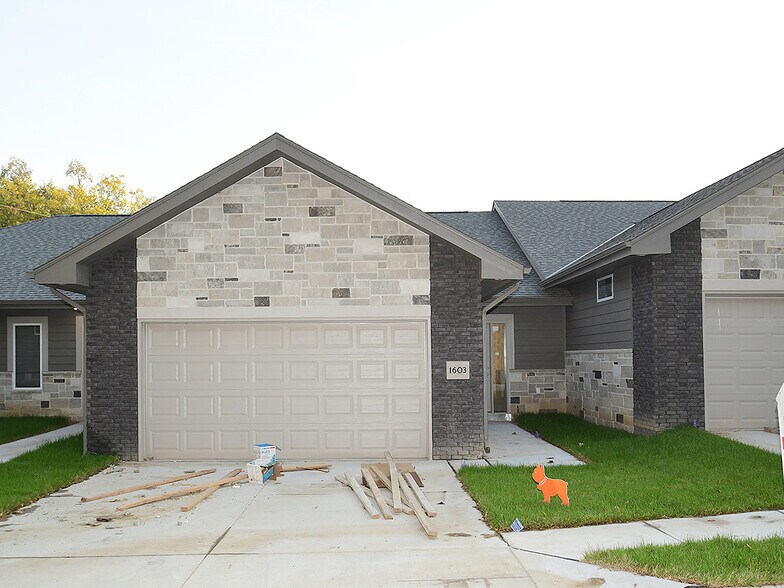1605 Jefferson Ct, Bellevue, NE à vendre - Photo de l’immeuble – Image 2 sur 8