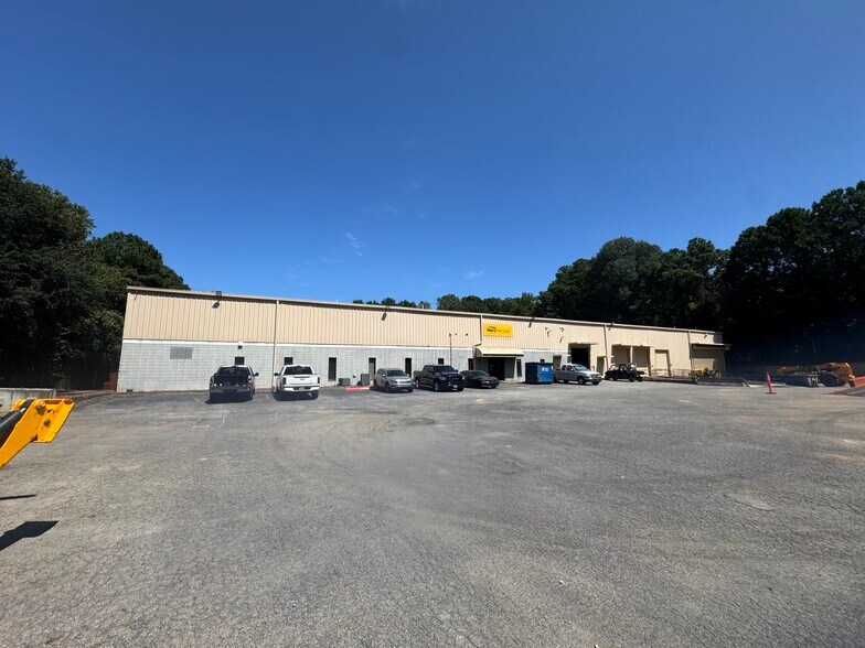 1069 Canton Rd, Marietta, GA à louer - Photo de l’immeuble – Image 2 sur 7