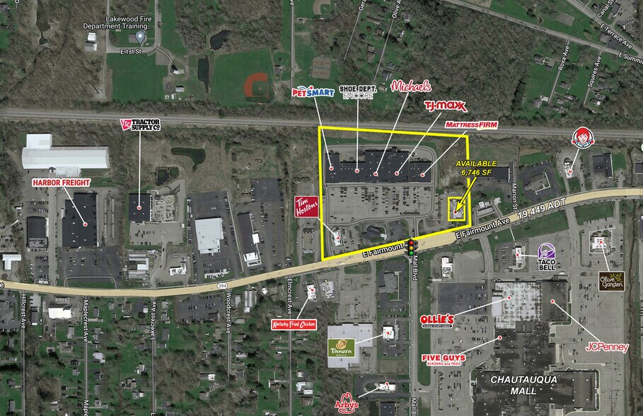280 E Fairmount Ave, Lakewood, NY à louer - Photo principale – Image 1 sur 3