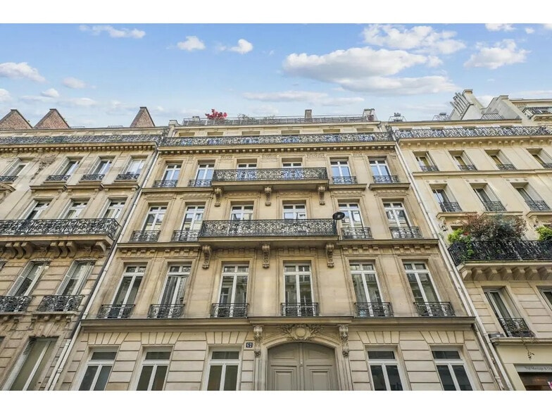 62 Rue De Miromesnil, Paris à louer - Photo de l’immeuble – Image 3 sur 17