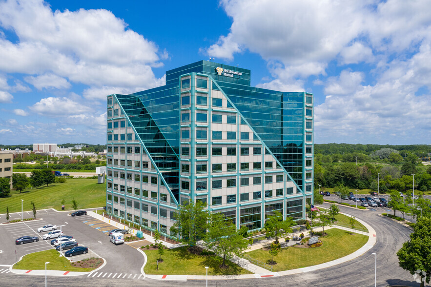 55 Shuman Blvd, Naperville, IL à louer - Photo de l’immeuble – Image 3 sur 17