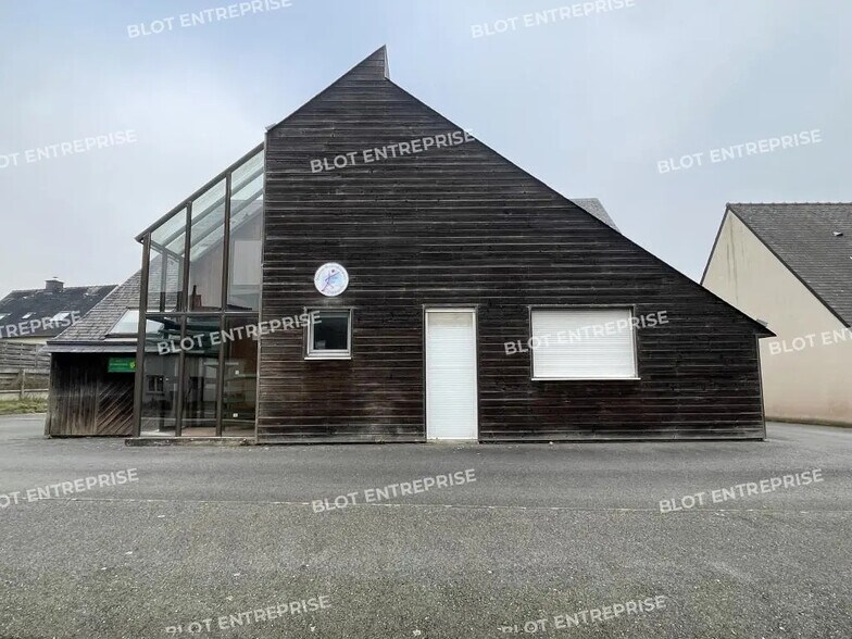 5 Allée Du Commandant Charcot, Montfort-sur-Meu à louer - Photo de l’immeuble – Image 1 sur 11
