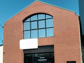 Plus de détails pour Local d'activités à louer