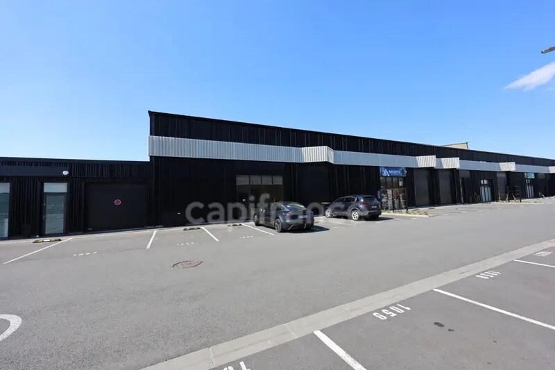 Local d’activités dans Caen à louer - Photo de l’immeuble – Image 2 sur 6