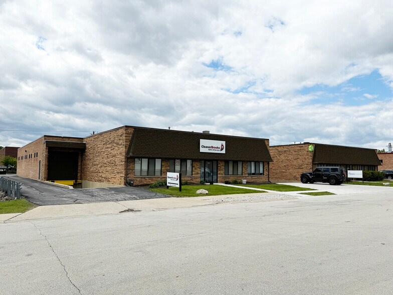 500-502 Crossen Ave, Elk Grove Village, IL à louer - Photo de l’immeuble – Image 3 sur 6