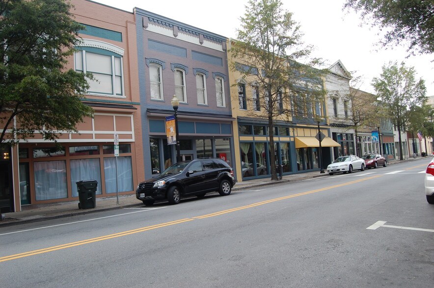 121-149 W Washington St, Suffolk, VA à louer - Photo de l’immeuble – Image 1 sur 3