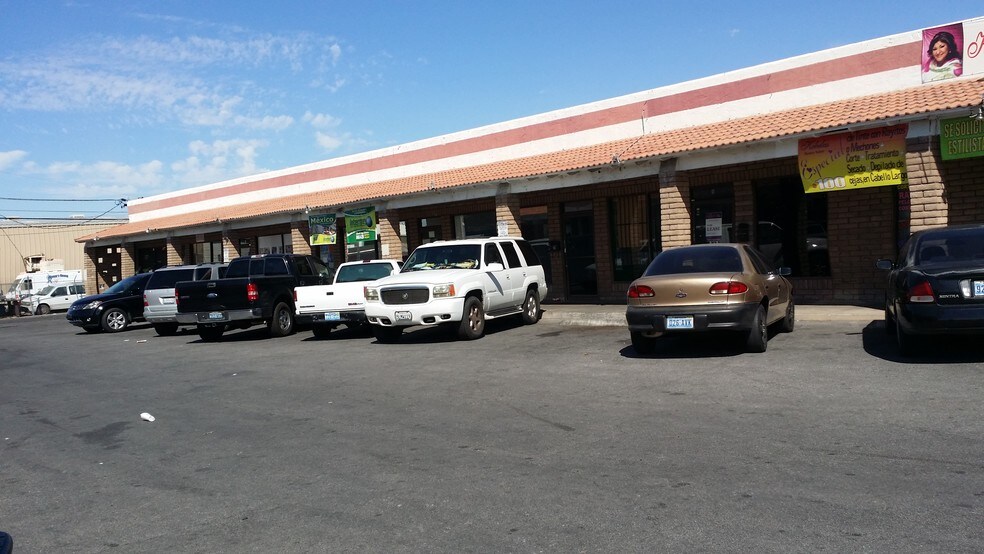 3021 E Charleston Blvd, Las Vegas, NV à vendre - Photo de l’immeuble – Image 3 sur 30