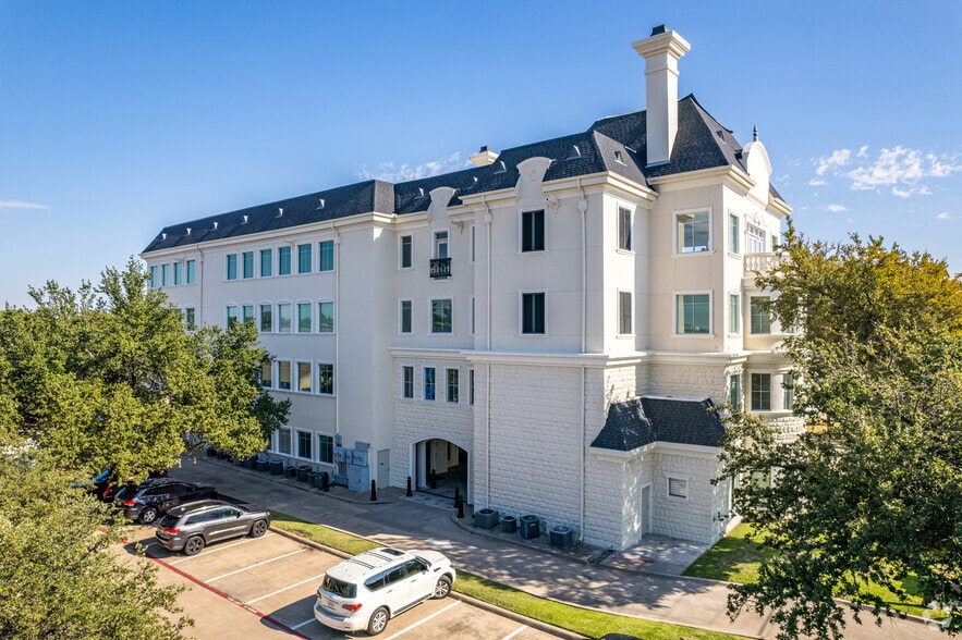 16600 N Dallas Pky, Dallas, TX à louer - Photo de l’immeuble – Image 3 sur 13