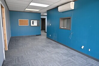 4820 47 Ave, Red Deer, AB à louer Photo de l’immeuble– Image 2 sur 9