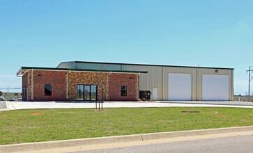 2200 Industrial Blvd, Weatherford, OK à louer Photo de l’immeuble– Image 1 sur 10
