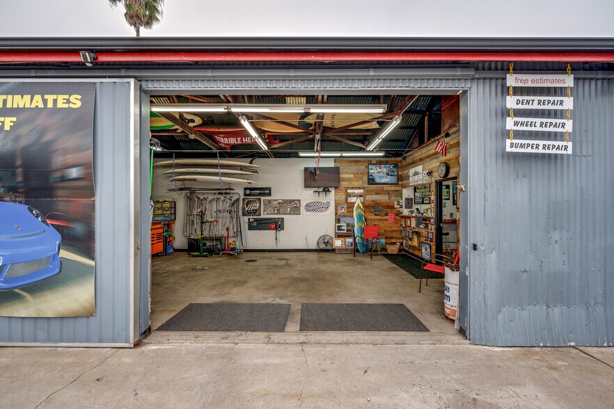7501-7511 Warner Ave, Huntington Beach, CA à vendre - Photo de l’immeuble – Image 3 sur 15