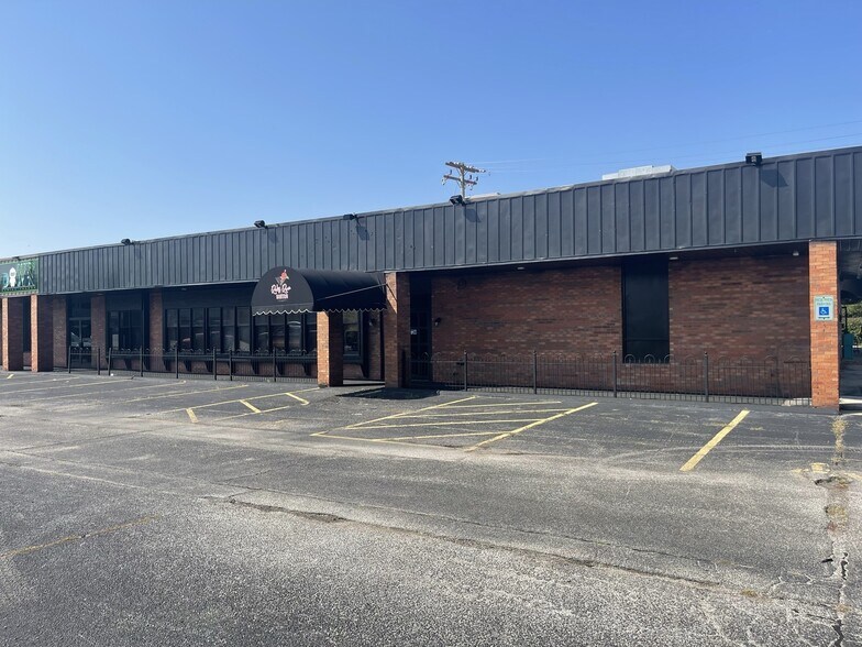 1411 & 1423-1427 E Mound Road portefeuille de 2 biens à vendre sur LoopNet.fr - Photo de l’immeuble – Image 3 sur 22