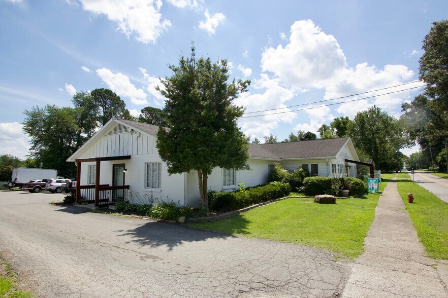 805 Princeton St, Providence, KY à vendre - Photo de l’immeuble – Image 1 sur 10