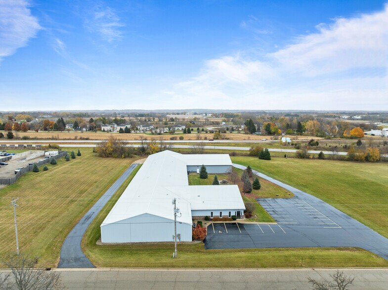 130 Elizabeth Ln, Genoa City, WI à louer - Photo de l’immeuble – Image 2 sur 62