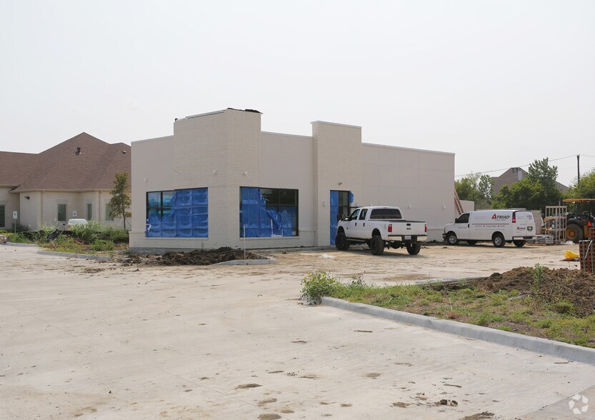 8150 Matlock Rd, Arlington, TX à louer - Photo de l’immeuble – Image 2 sur 7