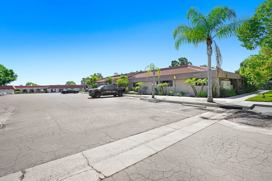 3907 Waring Rd, Oceanside, CA à louer - Photo de l’immeuble – Image 2 sur 7
