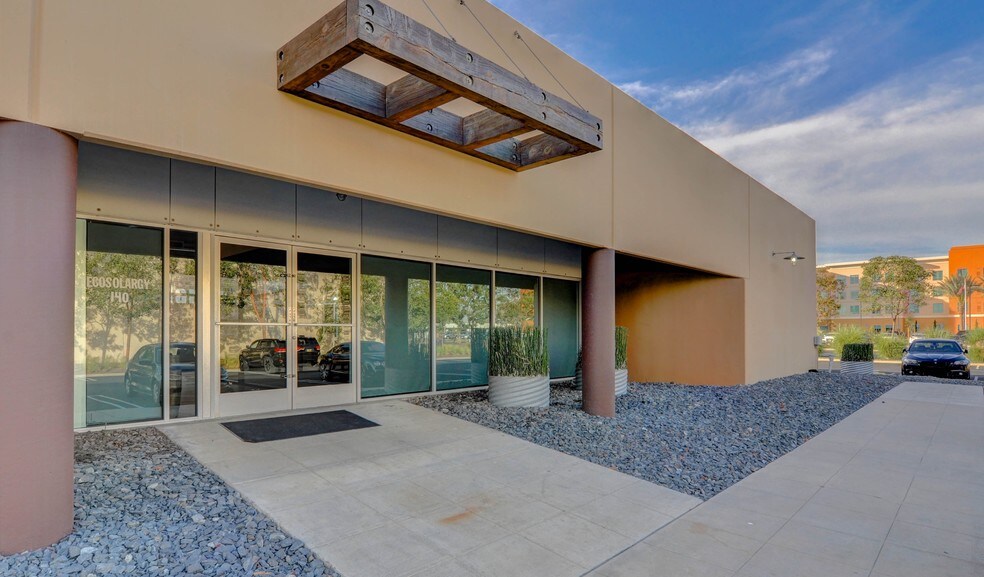 17500 Red Hill Ave, Irvine, CA à louer - Photo de l’immeuble – Image 3 sur 31