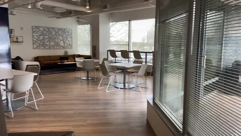 780 Johnson Ferry Rd NE, Atlanta, GA à louer - Vidéo sur l’annonce professionnelle – Image 3 sur 23