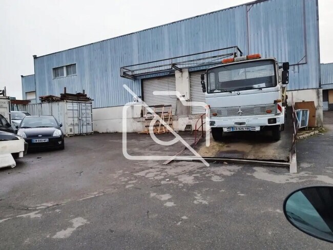 Plus de détails pour Industriel/Logistique à louer