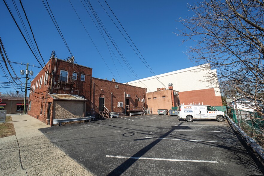1029-1035 Broad St, Bloomfield, NJ à louer - Photo de l’immeuble – Image 3 sur 14