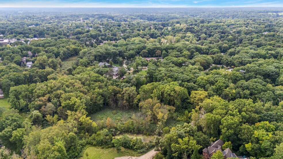 280 Canterbury Rd, Bloomfield Hills, MI à vendre - Photo principale – Image 1 sur 49