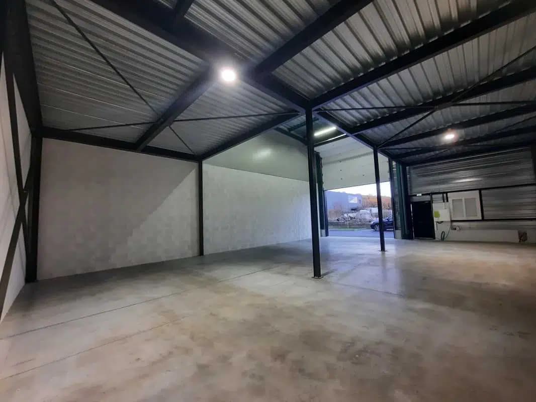 Industriel/Logistique dans Millery à louer Photo intérieure– Image 1 sur 14