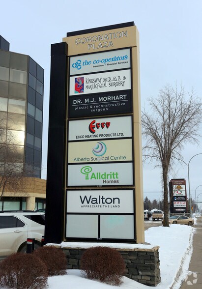 14310 111th Ave NW, Edmonton, AB à louer - Photo de l’immeuble – Image 2 sur 5