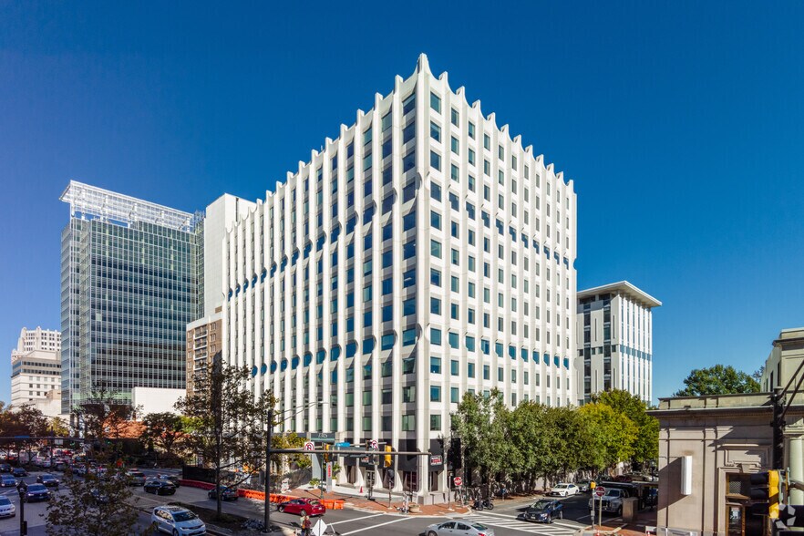 7315 Wisconsin Ave, Bethesda, MD à louer - Photo de l’immeuble – Image 1 sur 4