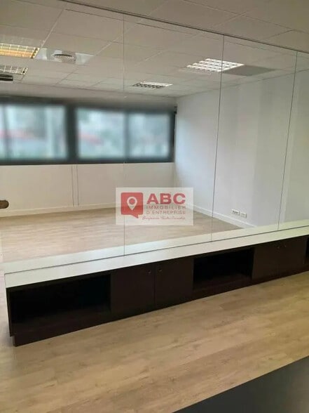 Bureau dans Perpignan à louer - Photo de l’immeuble – Image 3 sur 9