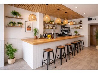 Plus de détails pour Local commercial à louer