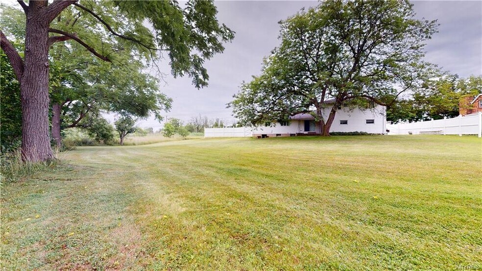 2305 Lockport Rd, Sanborn, NY à vendre - Photo de l’immeuble – Image 2 sur 7