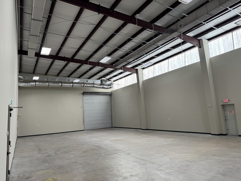 6820 Bourgeois Rd, Houston, TX à louer - Photo de l’immeuble – Image 2 sur 15