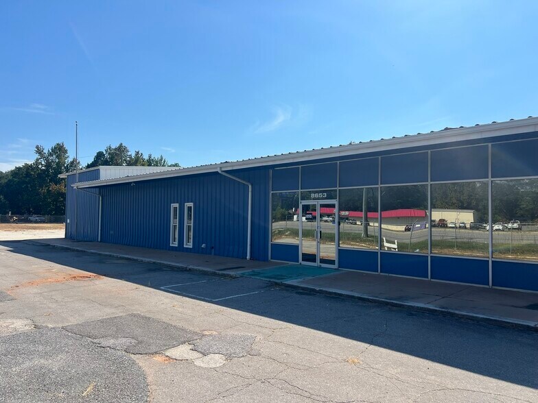 8653 Pensacola Blvd, Pensacola, FL à louer - Photo de l’immeuble – Image 1 sur 21