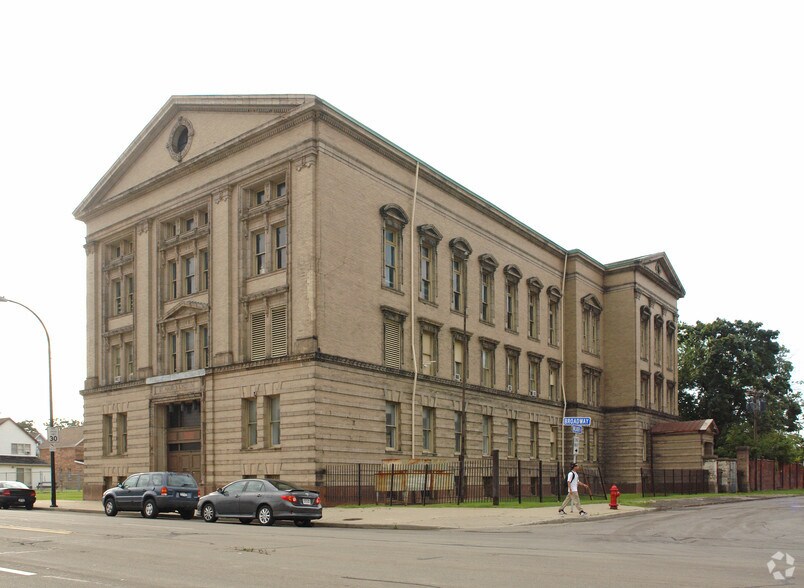 215 Broadway St, Buffalo, NY à vendre - Photo principale – Image 1 sur 19