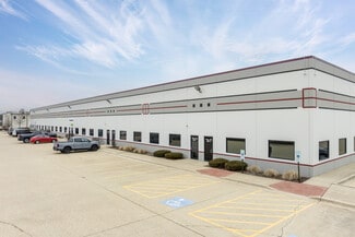 Plus de détails pour 761 N 17th St, St Charles, IL - Local d'activités à louer