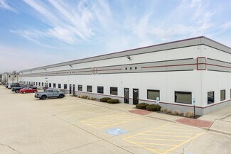 Plus de détails pour 761 N 17th St, St Charles, IL - Local d'activités à louer