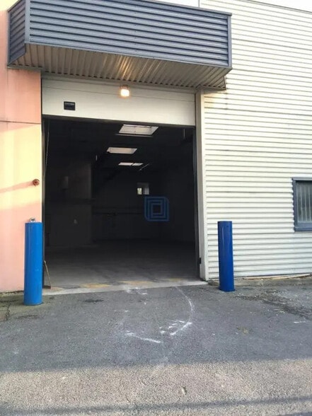 Industriel/Logistique dans Chelles à louer - Photo principale – Image 2 sur 5