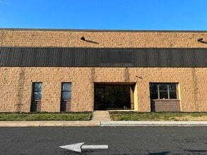 301 Ruthar Dr, Newark, DE à louer Photo de l’immeuble– Image 1 sur 15