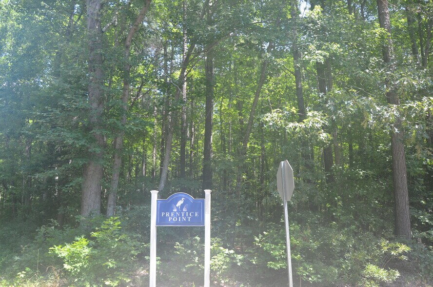 Lot 23 Prentice Point Drive, Kilmarnock, VA à vendre - Photo de l’immeuble – Image 2 sur 4
