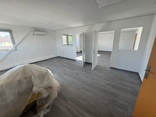 Bureau dans Villeneuve-Loubet à vendre - Photo de l’immeuble – Image 3 sur 5