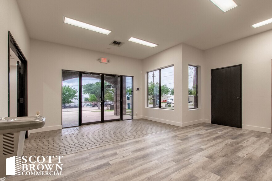 2400 Worthington St, Denton, TX à louer - Photo de l’immeuble – Image 3 sur 26