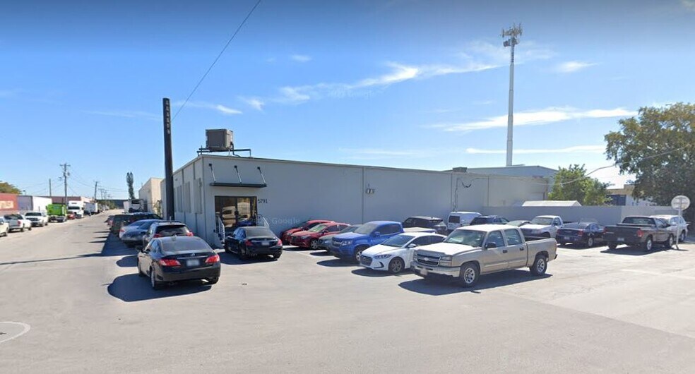 5791 NW 37th Ave, Miami, FL à louer - Photo de l’immeuble – Image 2 sur 12