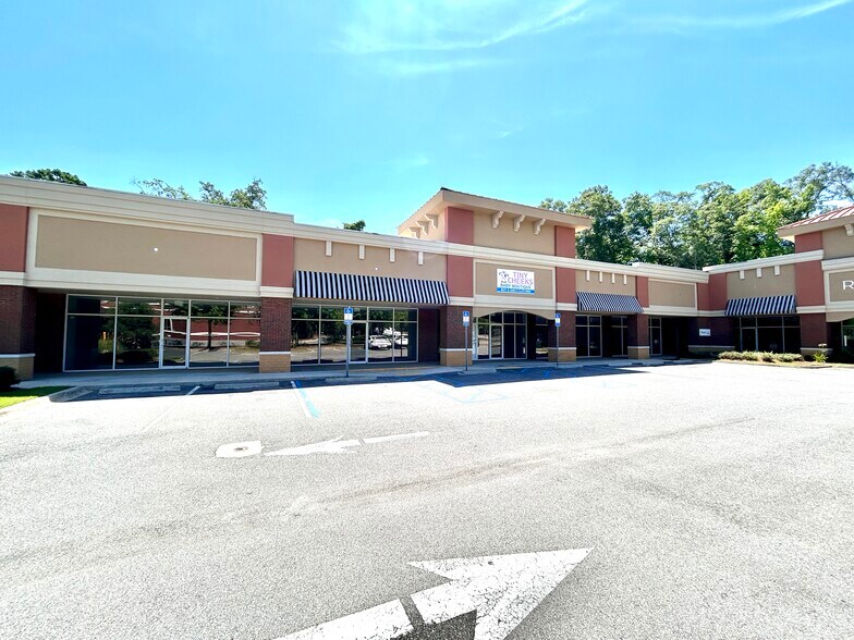 2459 Mahan Dr, Tallahassee, FL à louer - Photo de l’immeuble – Image 2 sur 9