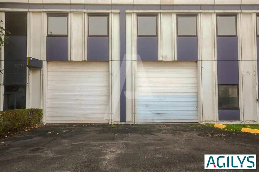 Local d’activités dans Lisses à louer - Photo de l’immeuble – Image 3 sur 5