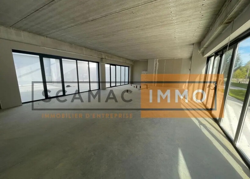 Local commercial dans Collégien à louer - Photo de l’immeuble – Image 3 sur 10